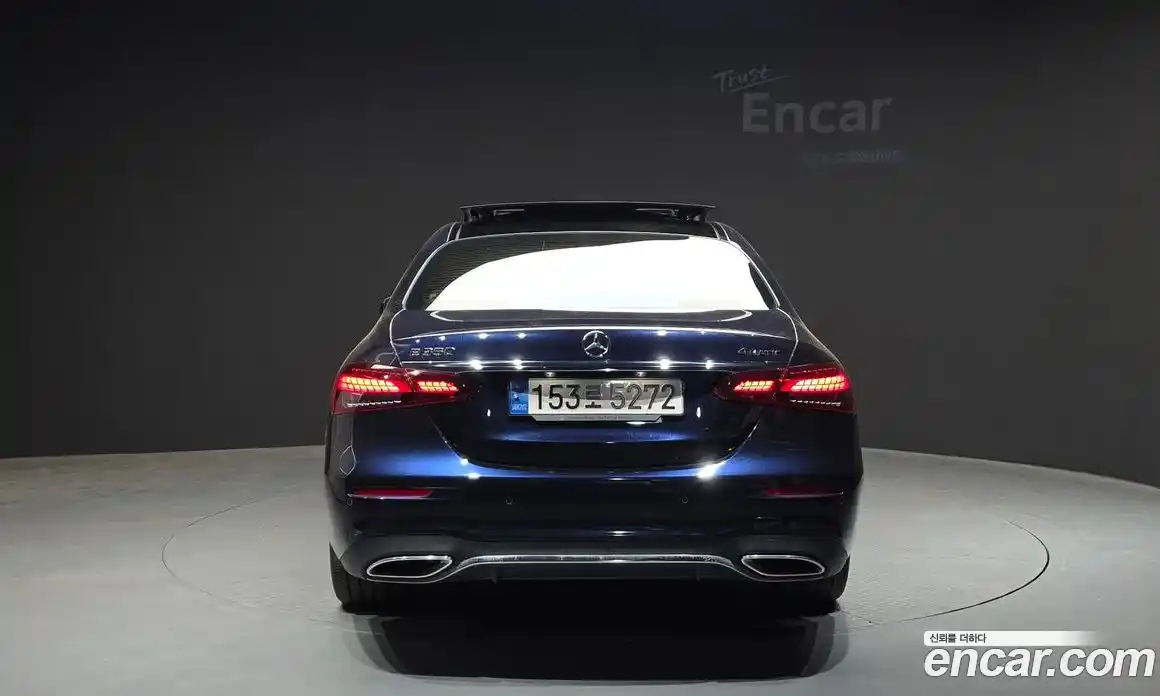 Mercedes-Benz E-Class 2022 2.0 гидро, фото 4