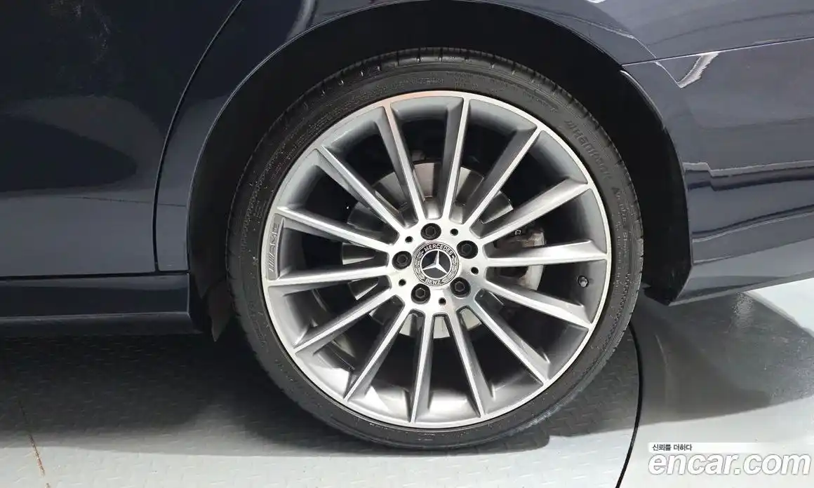 Mercedes-Benz E-Class 2022 2.0 гидро, фото 7