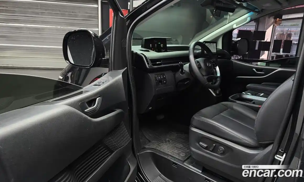 Hyundai Staria 2025 2.2 гидро, фото 13