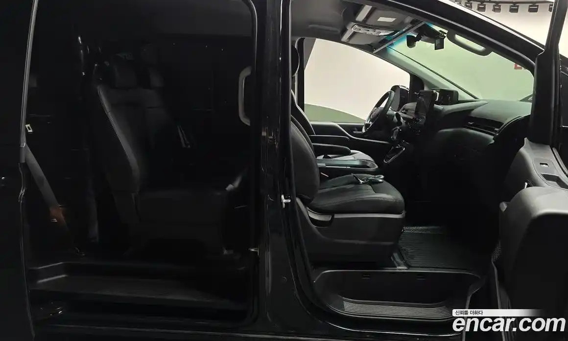 Hyundai Staria 2025 2.2 гидро, фото 16
