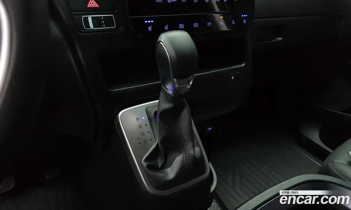 Hyundai Staria 2025 2.2 гидро, фото 31