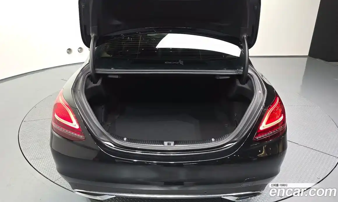 Mercedes-Benz C-Class 2018 1.9 гидро, фото 25 Mercedes-Benz C-Class 2018 1.9 гидро, фото 25