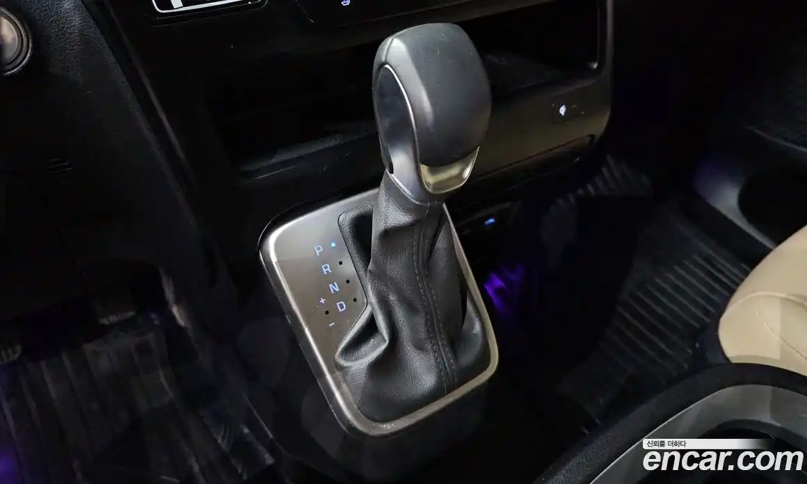 Hyundai Staria 2024 2.2 гидро, фото 12
