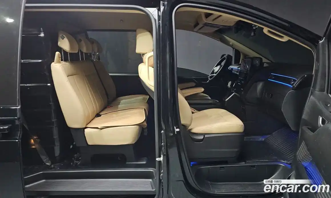 Hyundai Staria 2024 2.2 гидро, фото 16