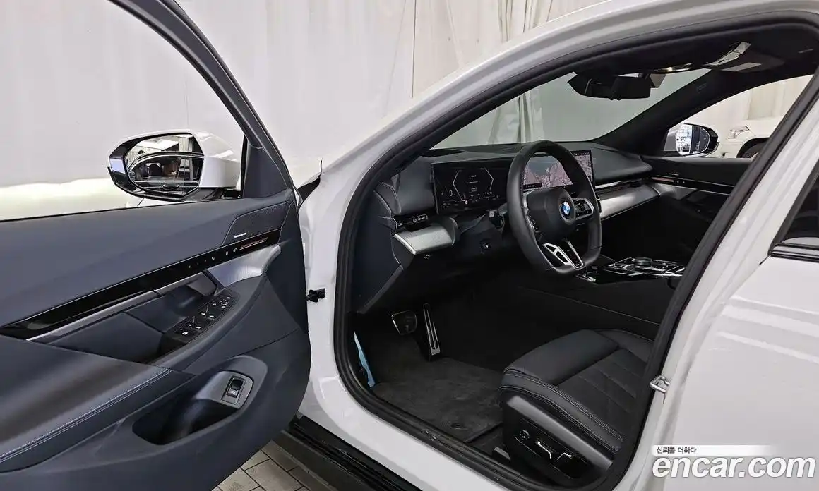 BMW 5-Series 2023 2.0 гидро, фото 13