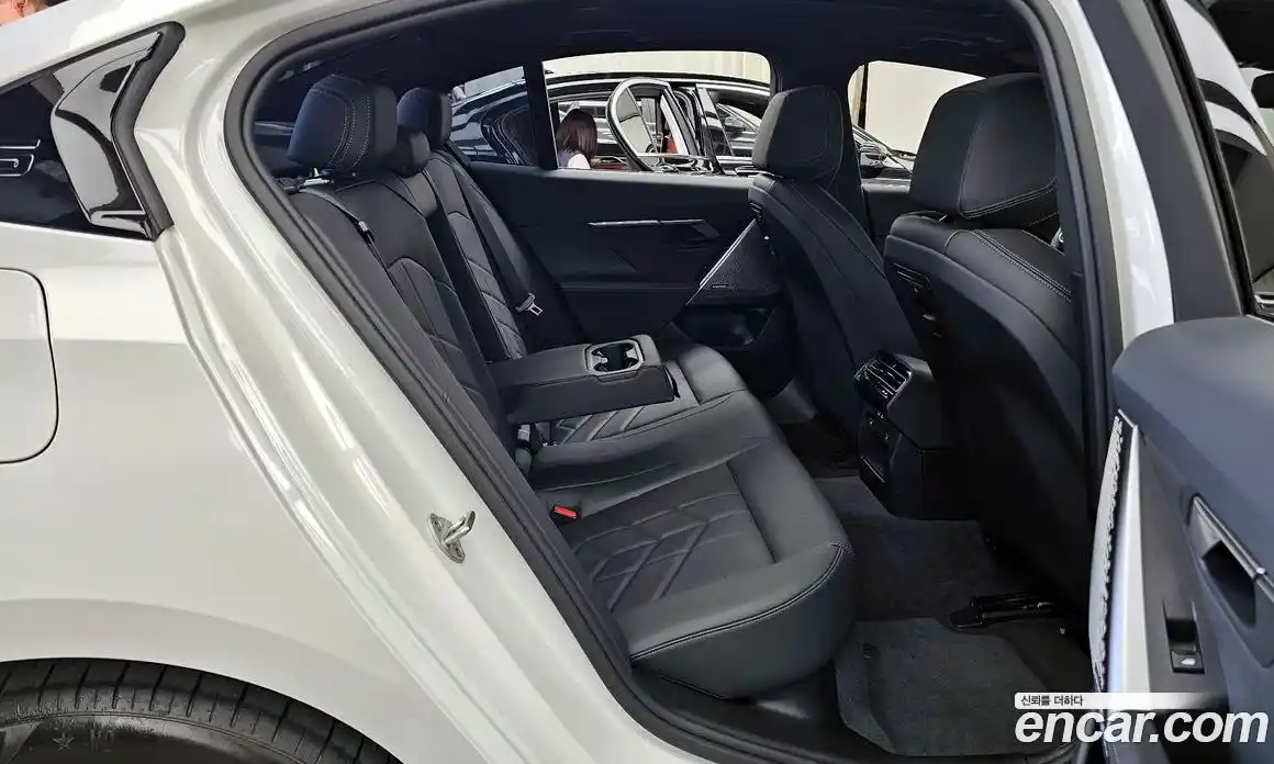 BMW 5-Series 2023 2.0 гидро, фото 18