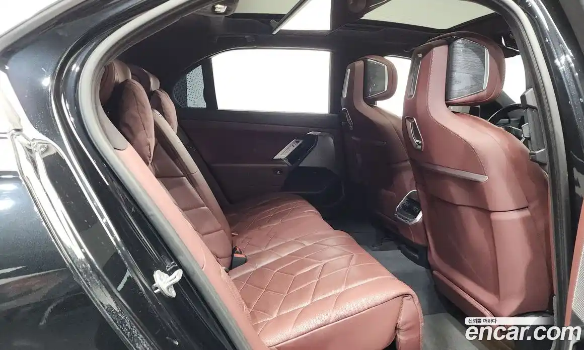 BMW 7-Series 2023 3.0 гидро, фото 17