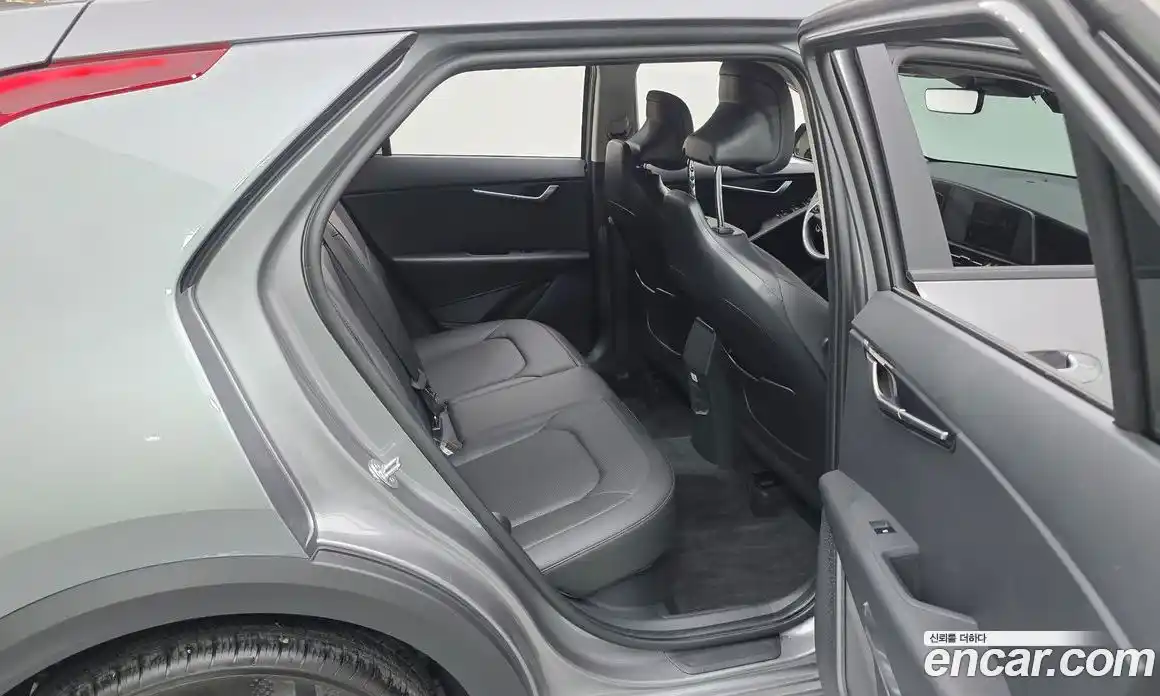 Kia Niro 2024 1.6 автомат (гидро), фото 11