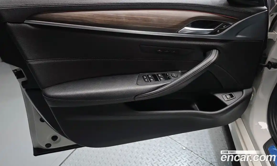 BMW 5 серия 2017 2.0 автомат (гидро), фото 14