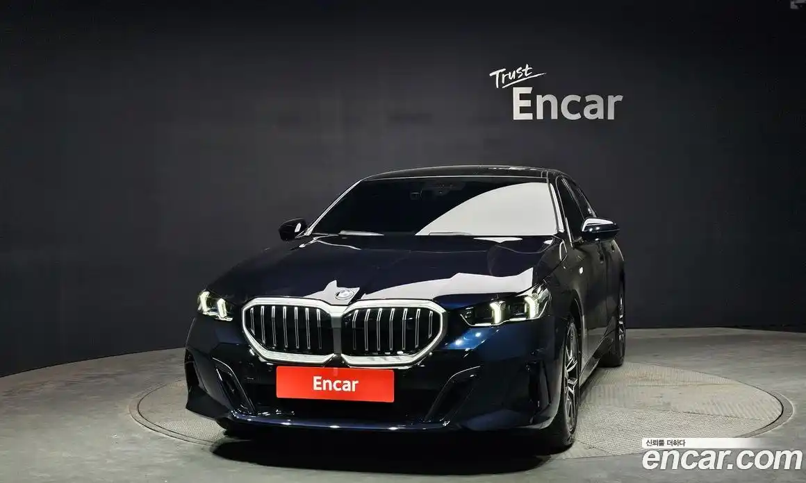 BMW 5-Series 2025 2.0 гидро, фото 3