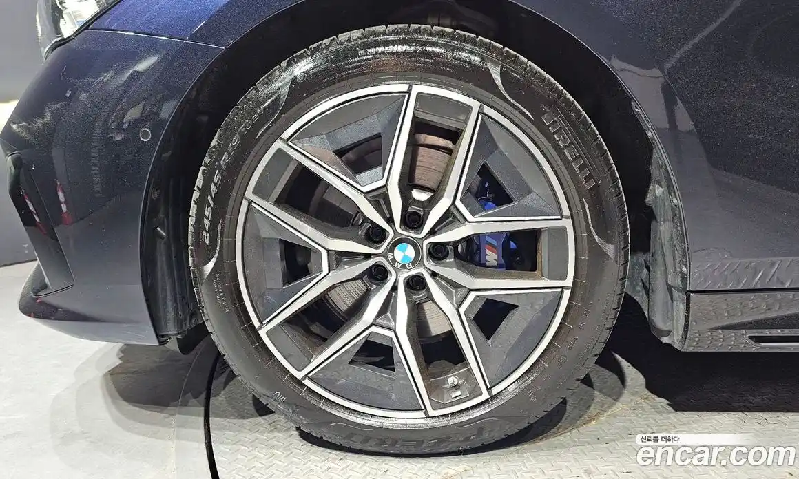 BMW 5-Series 2025 2.0 гидро, фото 5