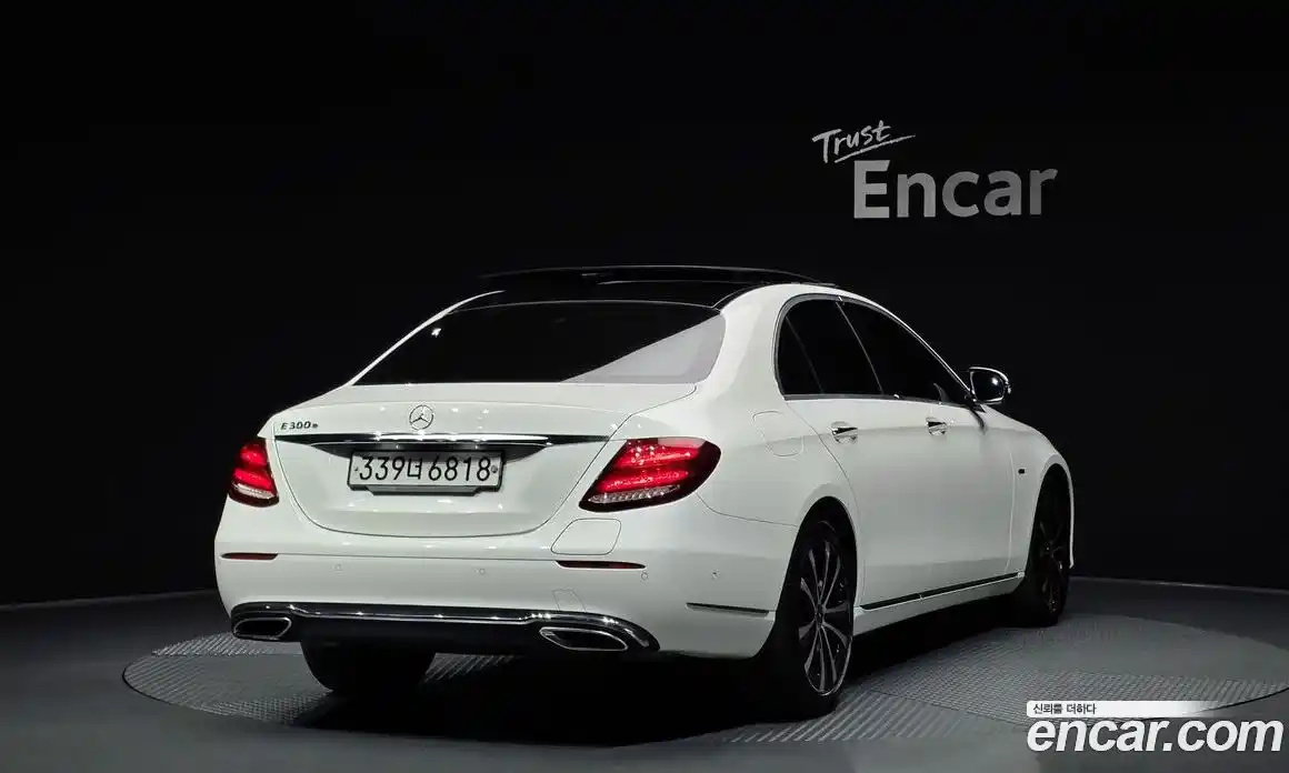 Mercedes-Benz E-Class 2019 2.0 гидро, фото 2