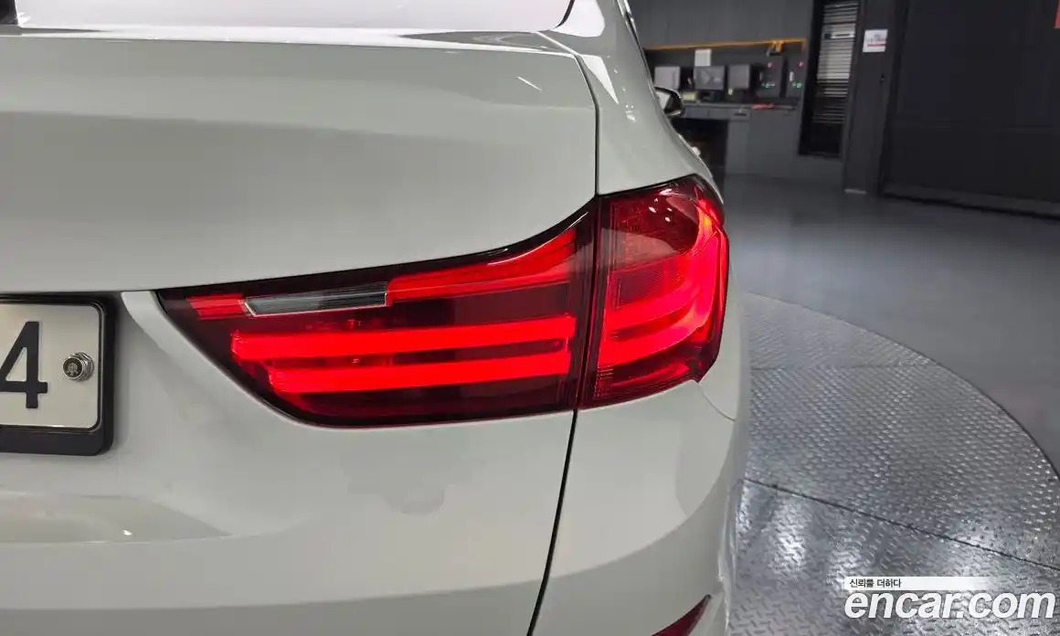BMW 5 серия 2017 2.0 автомат (гидро), фото 8