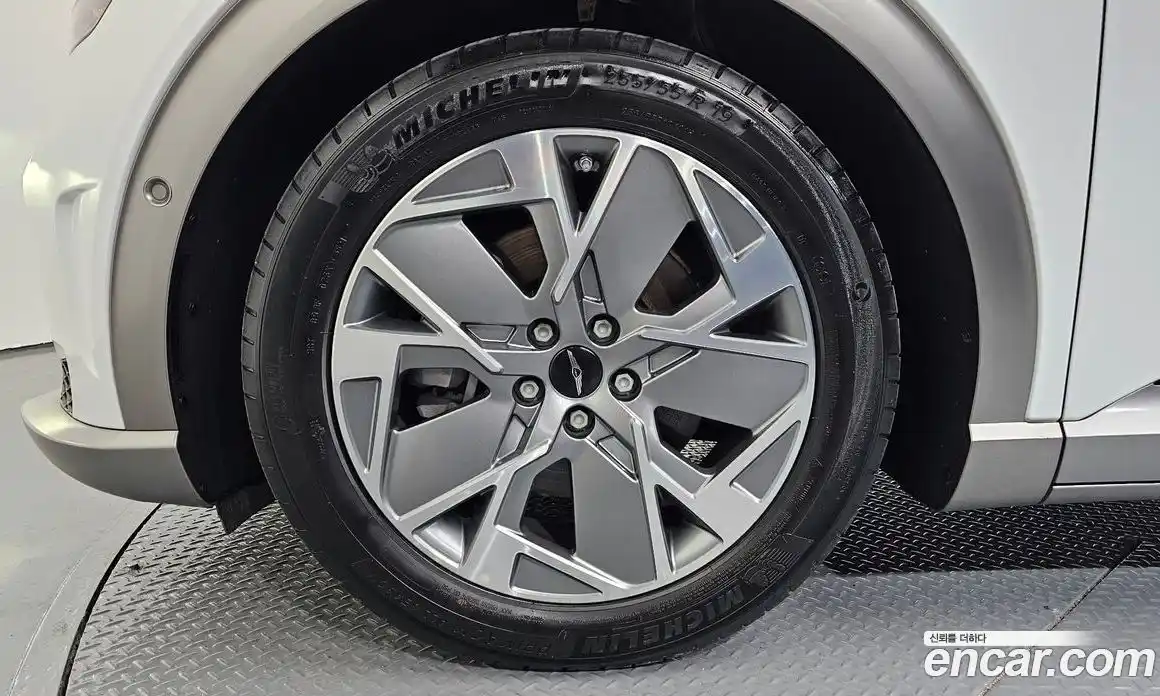 Genesis GV60 2022 0.1 гидро, фото 5