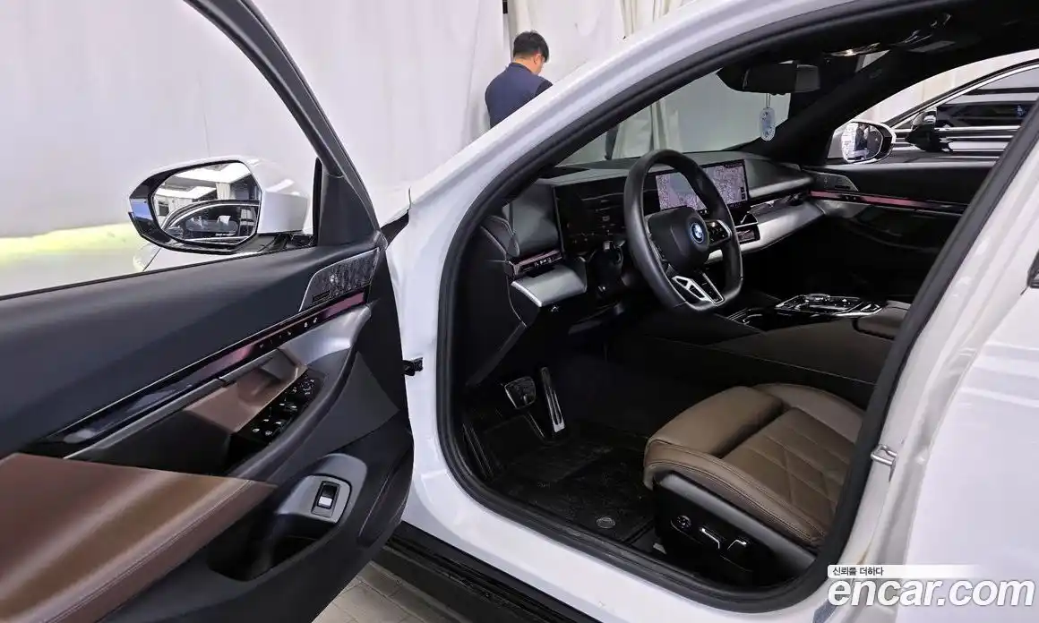 BMW i5 2025 0.2 гидро, фото 13