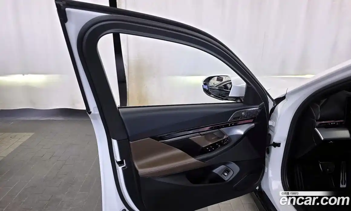 BMW i5 2025 0.2 гидро, фото 14