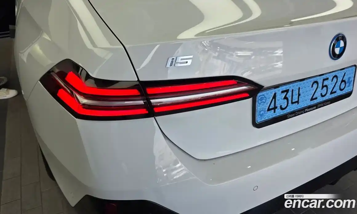 BMW i5 2025 0.2 гидро, фото 9
