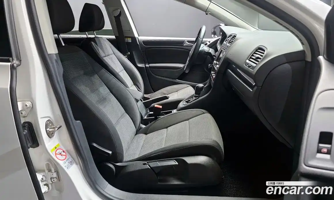 Volkswagen Golf 2013 1.6 автомат (гидро), фото 11
