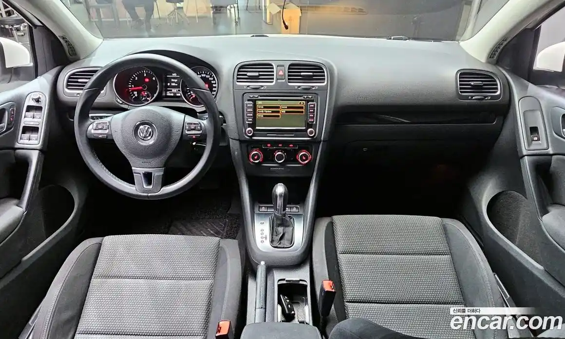 Volkswagen Golf 2013 1.6 автомат (гидро), фото 7