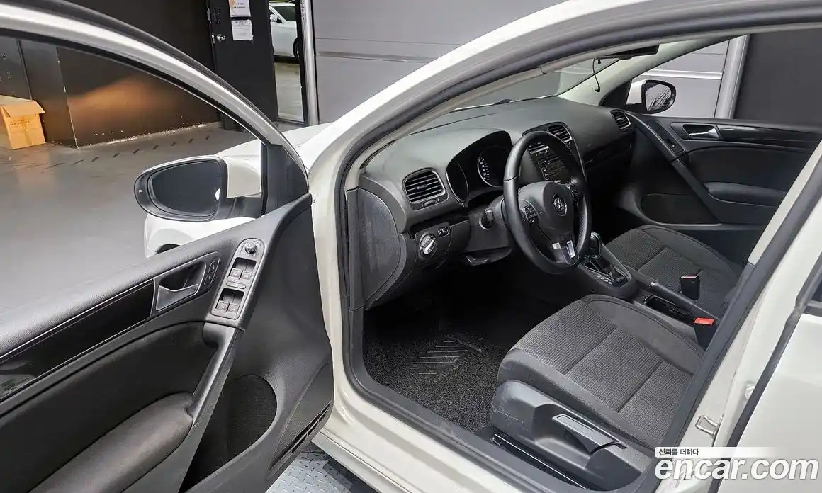 Volkswagen Golf 2013 1.6 автомат (гидро), фото 10