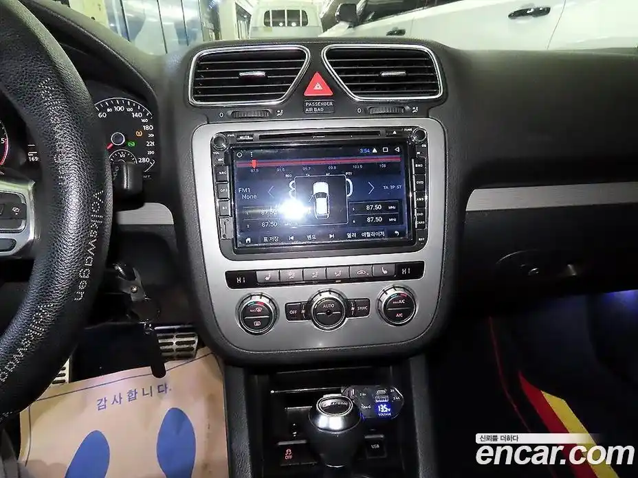 Volkswagen Scirocco 2013 2.0 автомат (гидро), фото 13