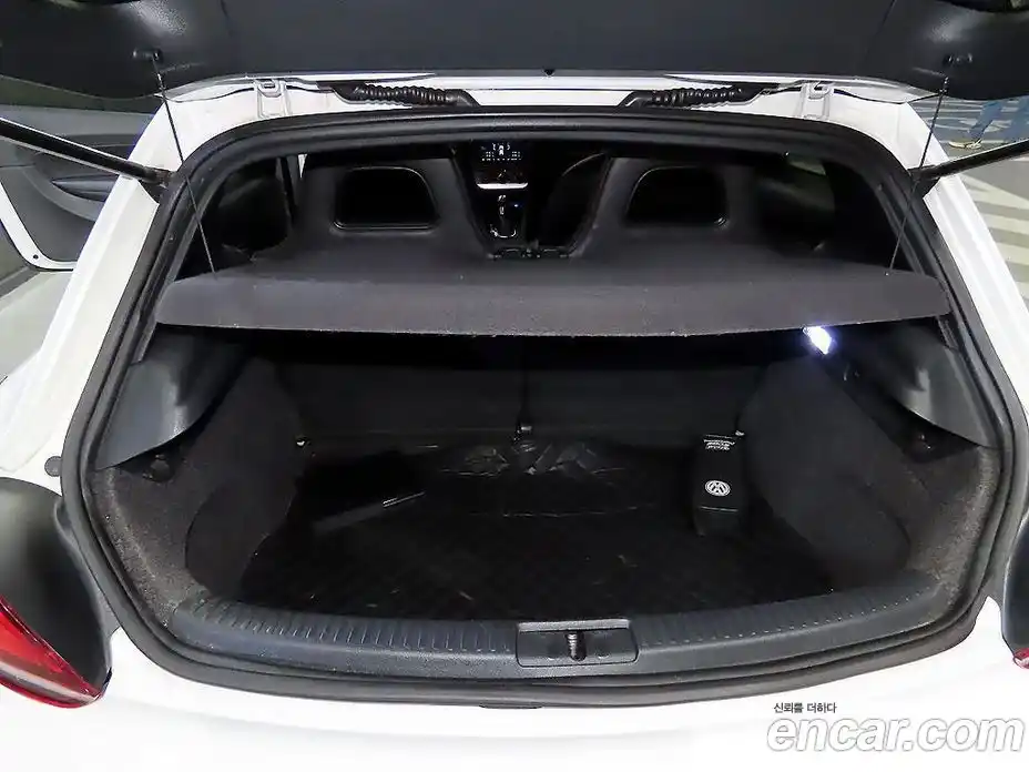 Volkswagen Scirocco 2013 2.0 автомат (гидро), фото 17