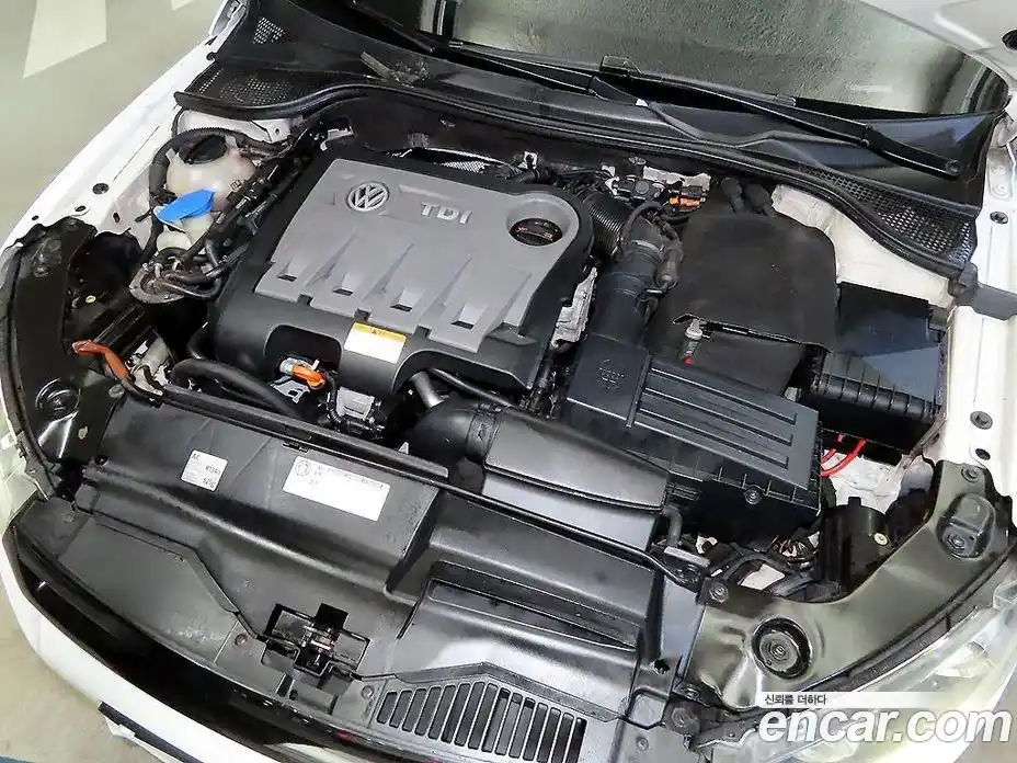 Volkswagen Scirocco 2013 2.0 автомат (гидро), фото 6