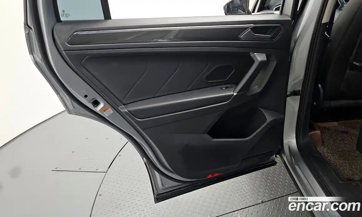 Volkswagen Tiguan 2020 2.0 автомат (гидро), фото 15