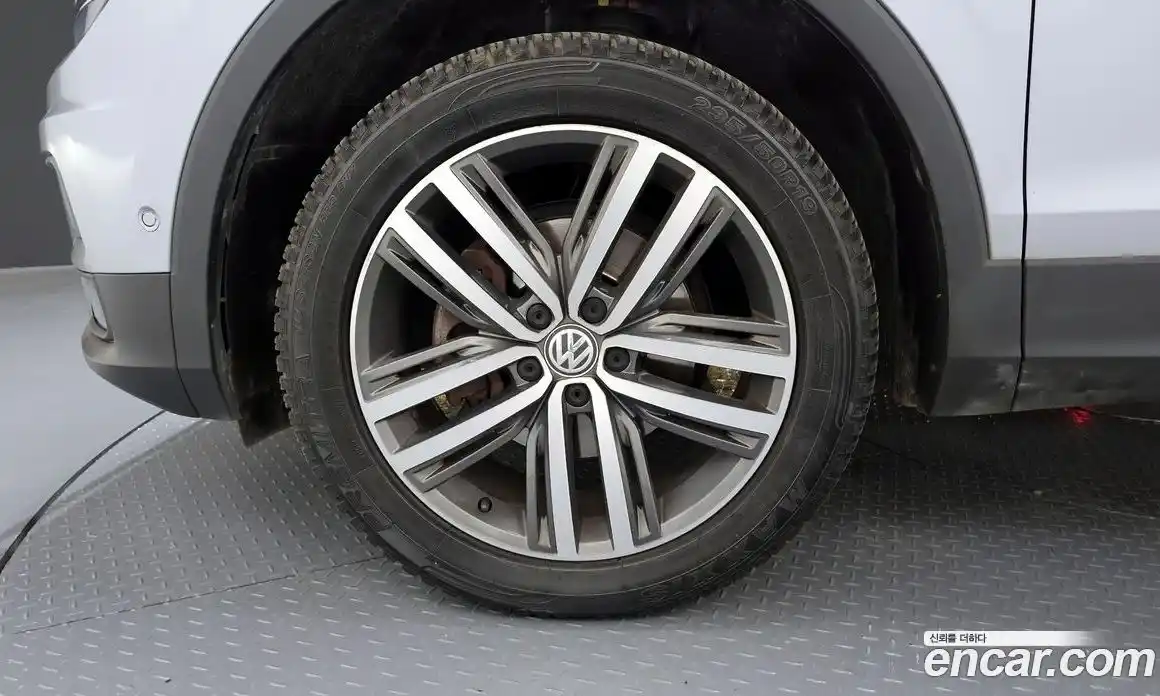 Volkswagen Tiguan 2020 2.0 автомат (гидро), фото 5