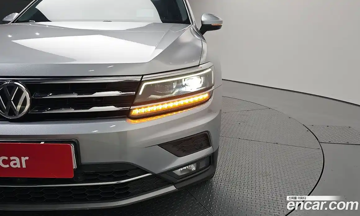 Volkswagen Tiguan 2020 2.0 автомат (гидро), фото 8