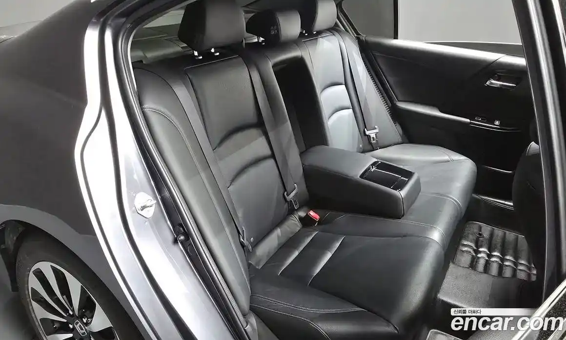 Honda Accord 2017 2.0 автомат (гидро), фото 12
