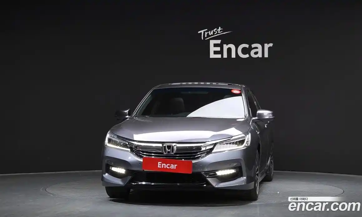 Honda Accord 2017 2.0 автомат (гидро), фото 3