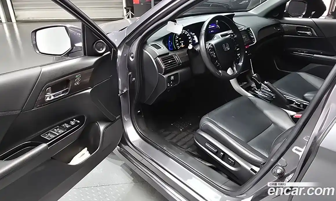 Honda Accord 2017 2.0 автомат (гидро), фото 10