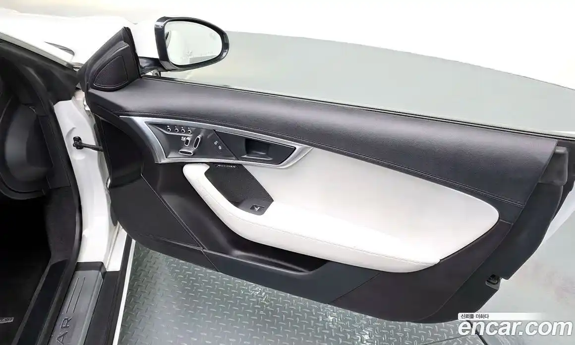 Jaguar F-Type 2018 2.0 гидро, фото 14