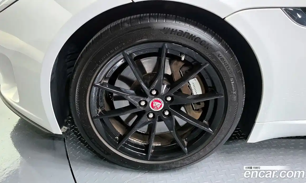 Jaguar F-Type 2018 2.0 гидро, фото 5