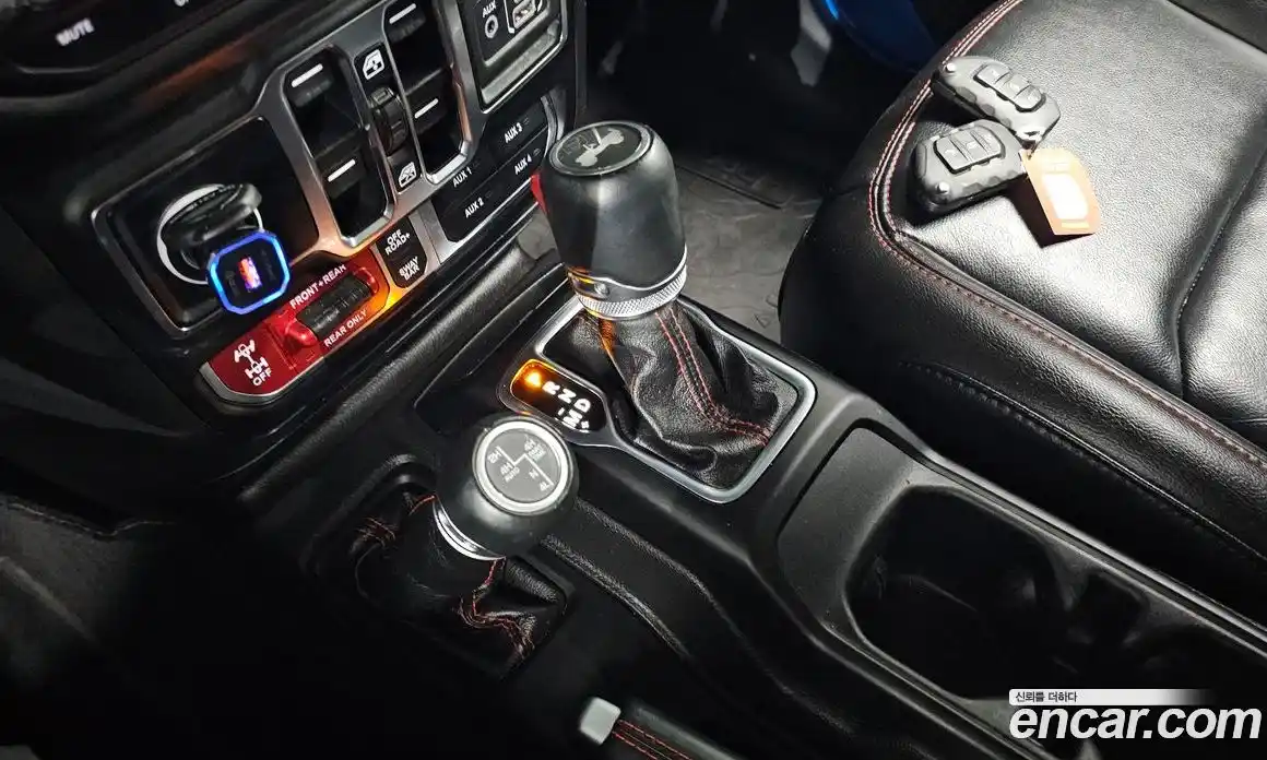 Jeep Wrangler 2023 2.0 автомат (гидро), фото 9