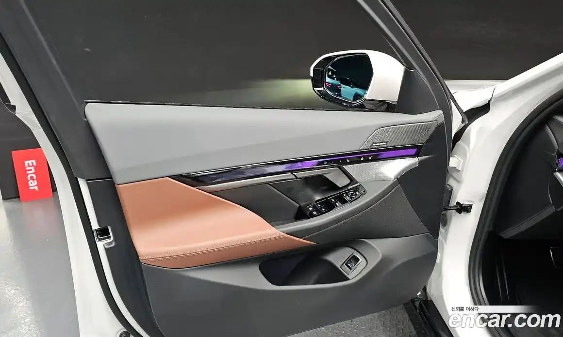 BMW 5-Series 2025 2.0 гидро, фото 13