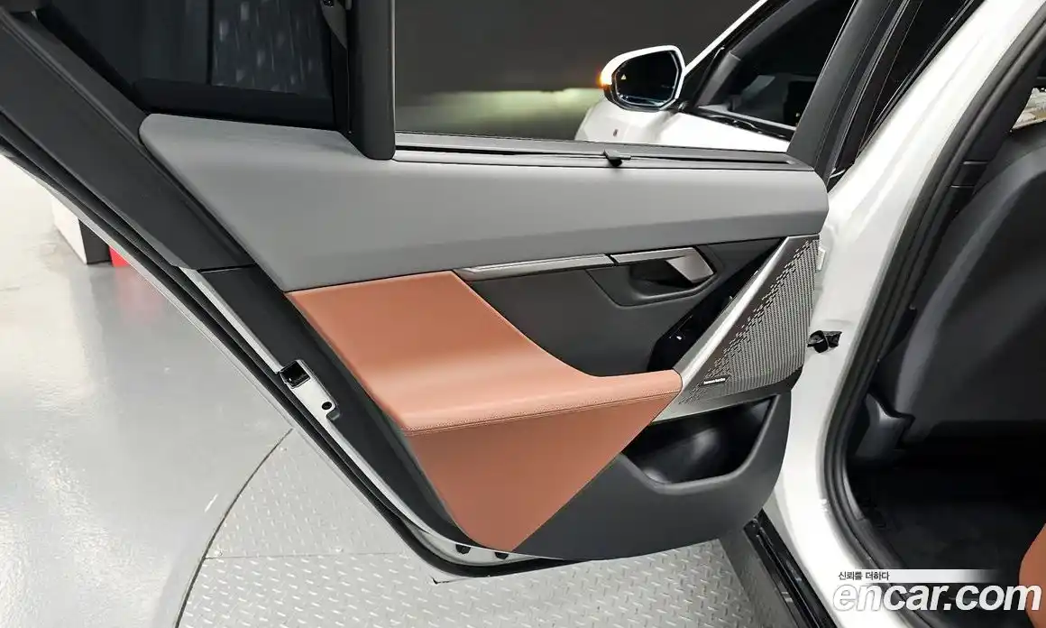 BMW 5-Series 2025 2.0 гидро, фото 14