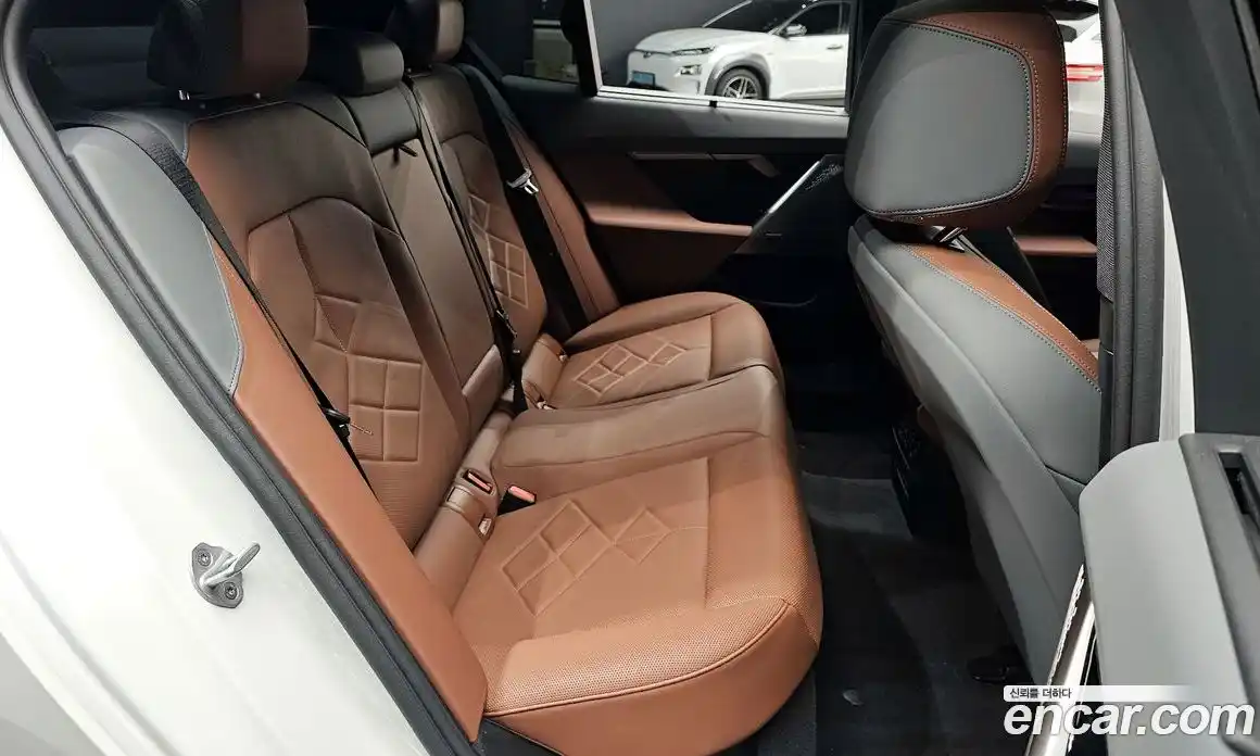 BMW 5-Series 2025 2.0 гидро, фото 16