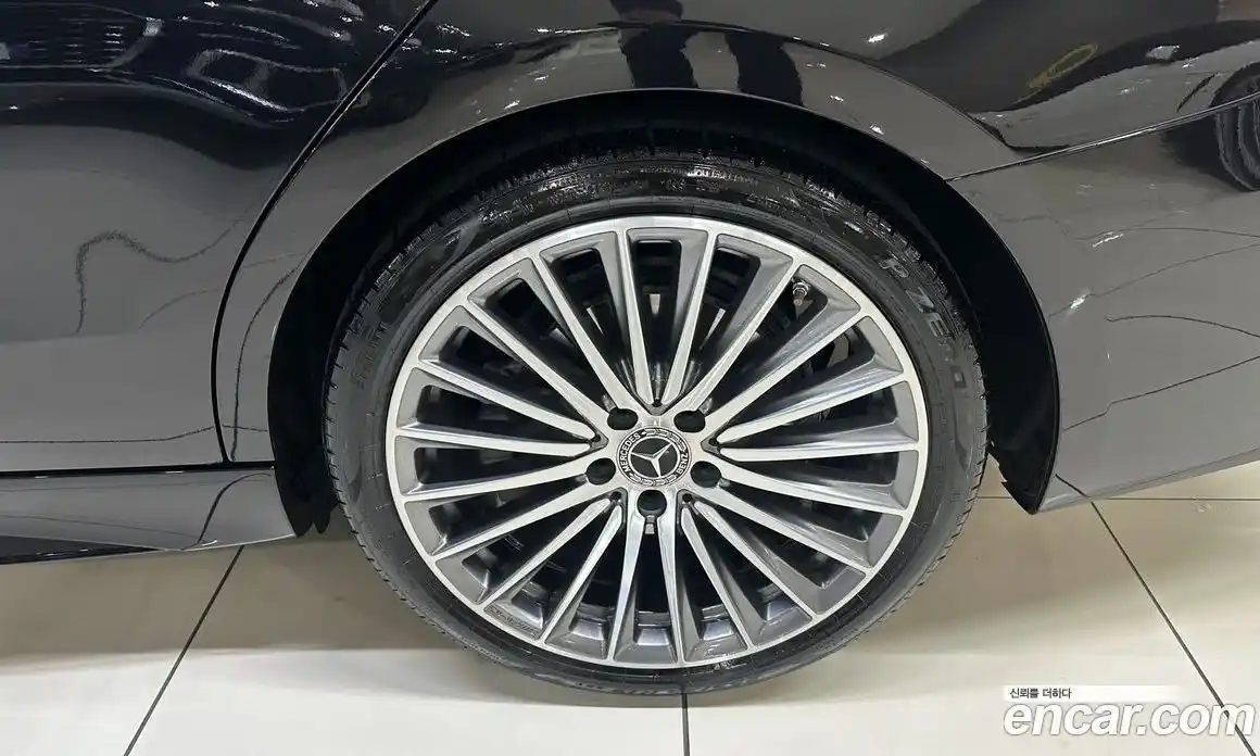 Mercedes-Benz C-Class 2024 2.0 гидро, фото 5