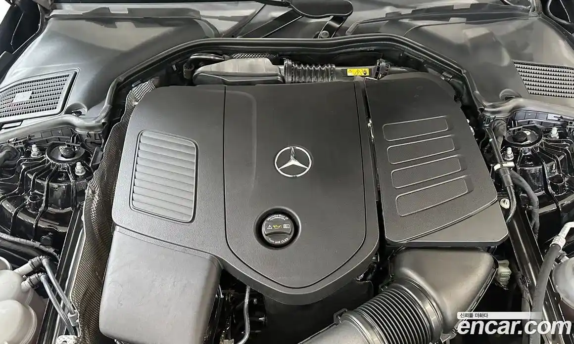 Mercedes-Benz C-Class 2024 2.0 гидро, фото 6