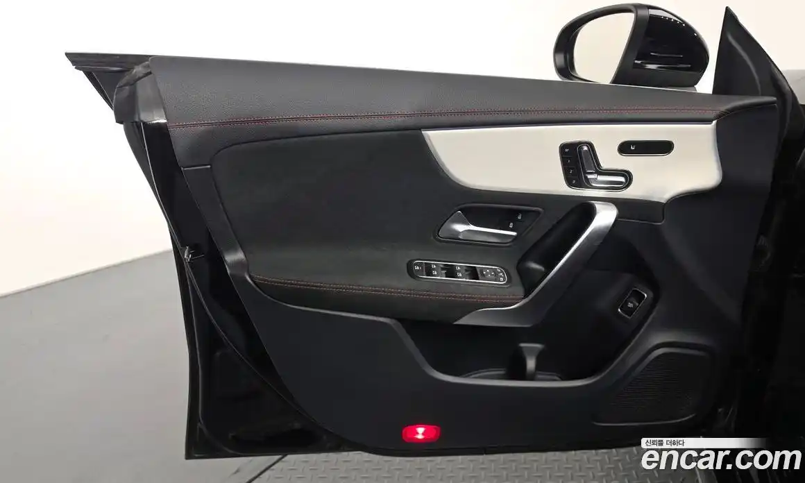 Mercedes-Benz CLA-Class 2023 2.0 гидро, фото 14