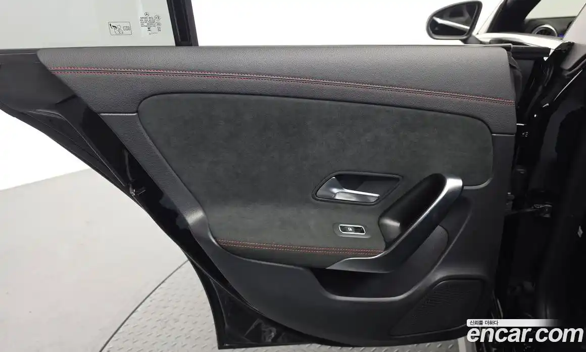 Mercedes-Benz CLA-Class 2023 2.0 гидро, фото 15
