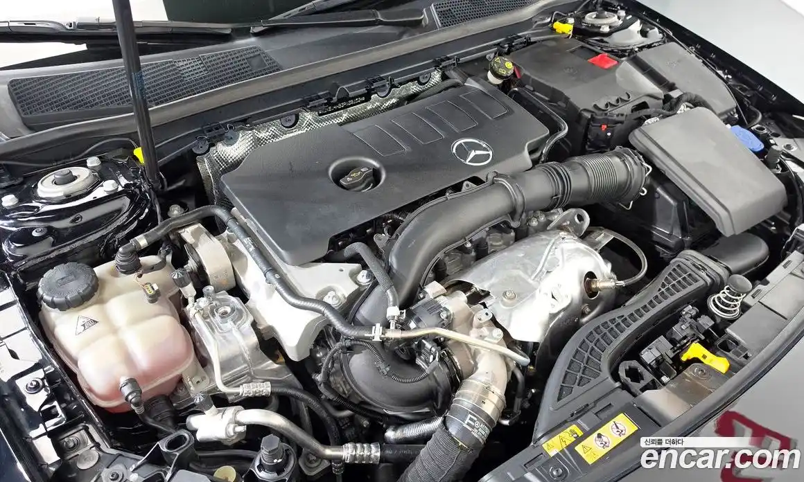 Mercedes-Benz CLA-Class 2023 2.0 гидро, фото 6