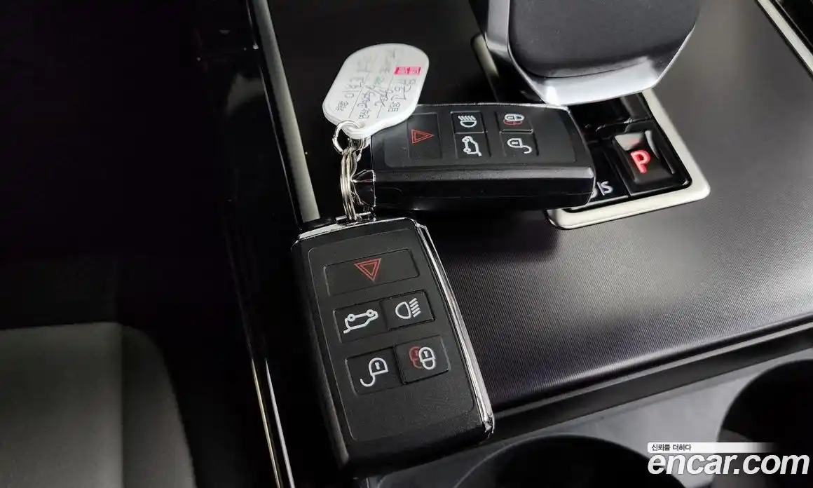 Land Rover Range Rover Evoque 2025 2.0 автомат (гидро), фото 20
