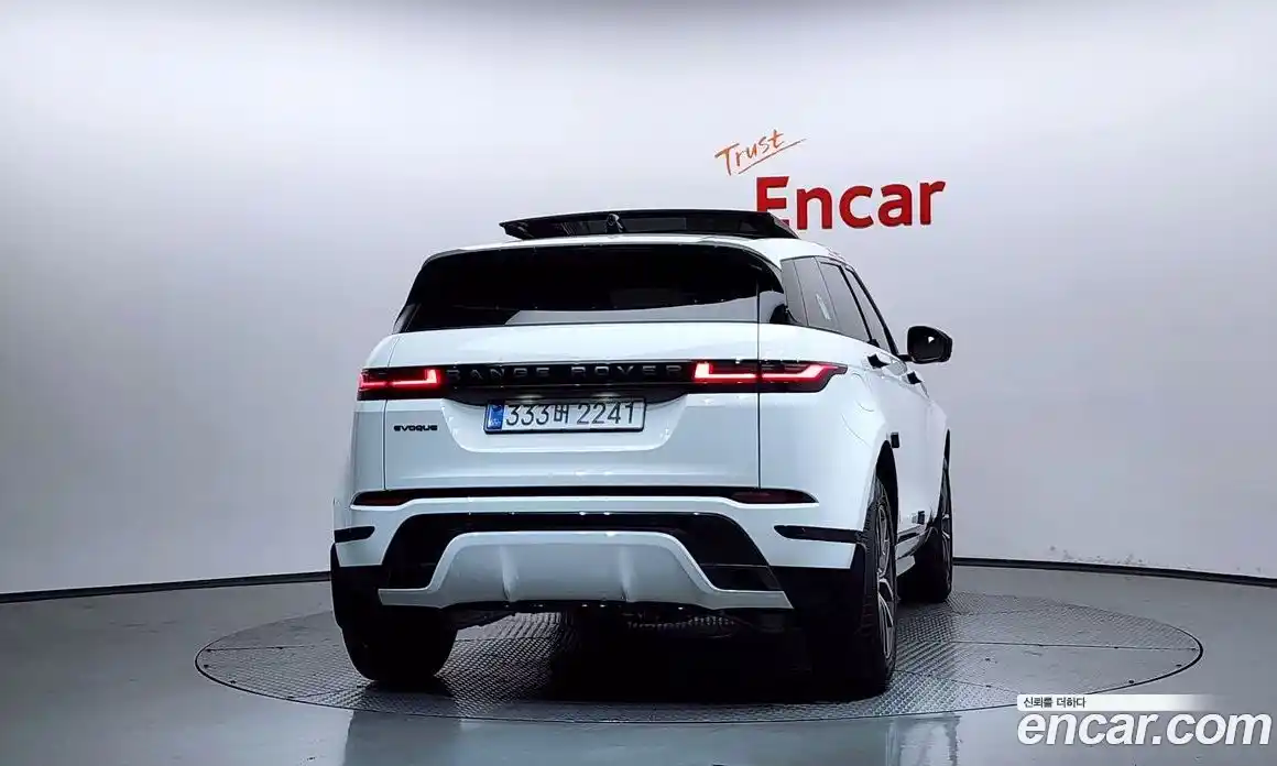 Land Rover Range Rover Evoque 2025 2.0 автомат (гидро), фото 4