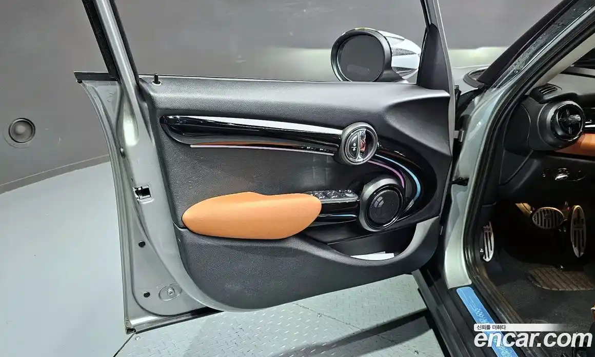 Mini Cooper 2023 2.0 автомат (гидро), фото 14