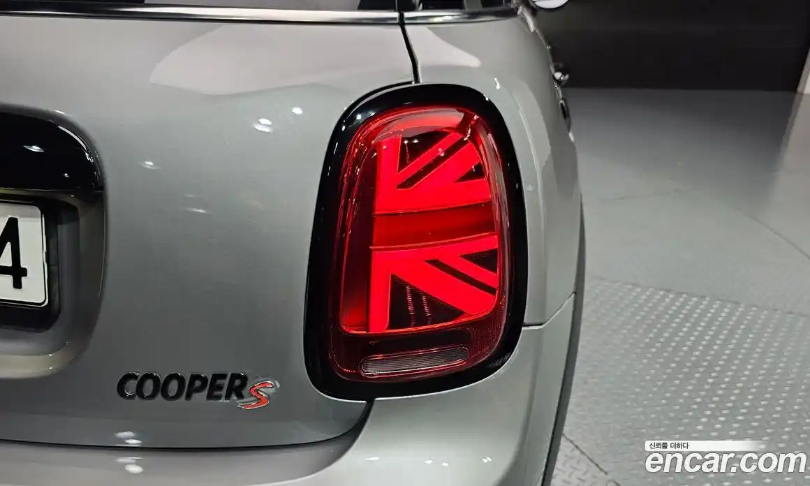 Mini Cooper 2023 2.0 автомат (гидро), фото 9