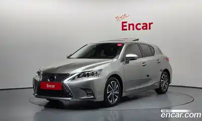 Lexus CT200h