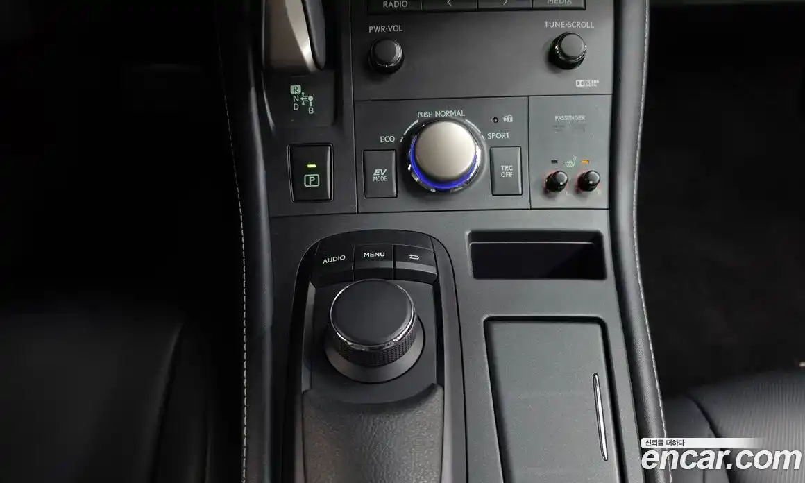Lexus CT200h 2018 1.8 гидро, фото 18